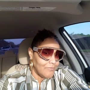 Meet your Posher, Tonya